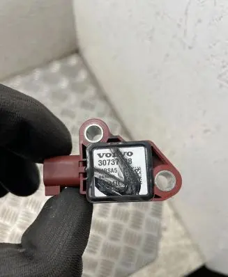 Volvo S80 Airbag deployment crash/impact sensor 30737138