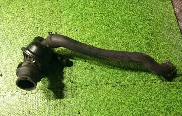 Thermostat/thermostat housing
