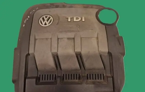 Engine cover (trim)