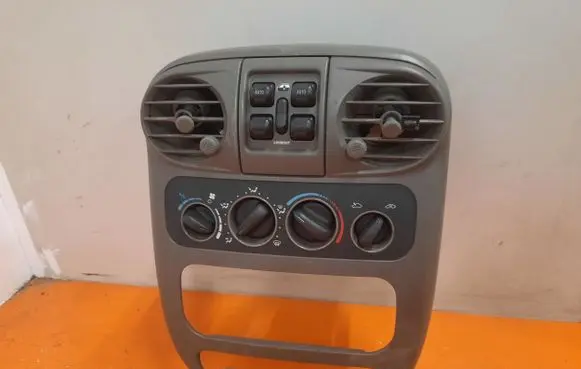 Chevrolet PT Cruiser Climate control/heater control trim 04885336AA