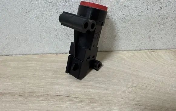 Ford Kuga I Fuel cut-off switch 5L2T9341AA