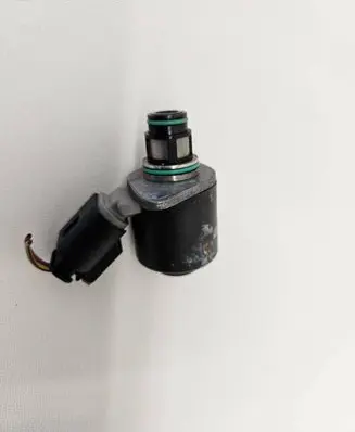 Mercedes-Benz E W212 Fuel pressure regulator 9307Z530A 33077530A
