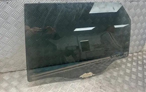 KIA Sorento Rear door window glass 43R000399 DOT748AS3M35