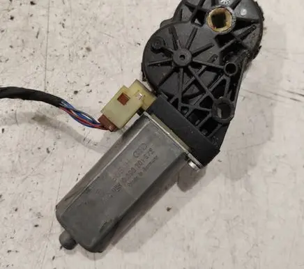 BMW 5 E60 E61 Seat adjustment motor 0390201972