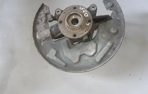 Citroen DS5 Front wheel hub 1606630980
