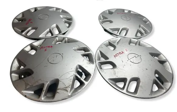 Opel Astra F R13 wheel hub/cap/trim 90372635