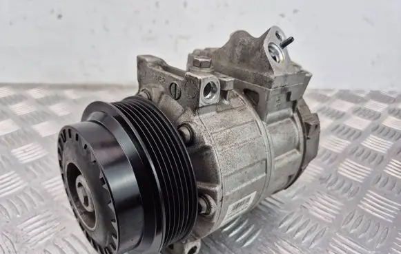 Mercedes-Benz C W204 Air conditioning (A/C) compressor (pump) A0008307800 3124203505 Z0006615J