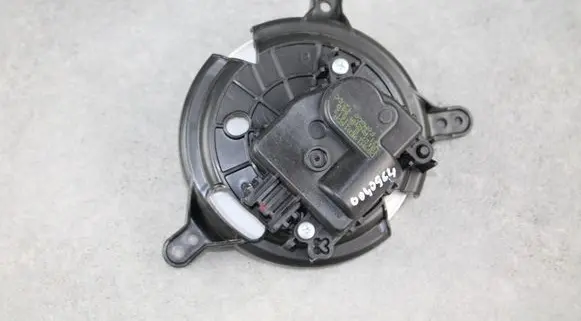 Ford Fusion II Air flap motor/actuator DG9H19E616CA DG9H19E616
