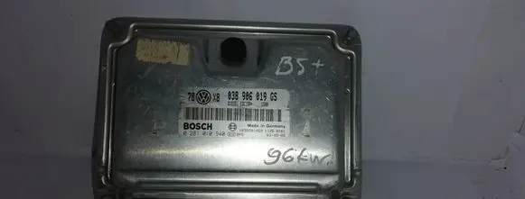 Volkswagen PASSAT B5 Engine control unit/module 038906019