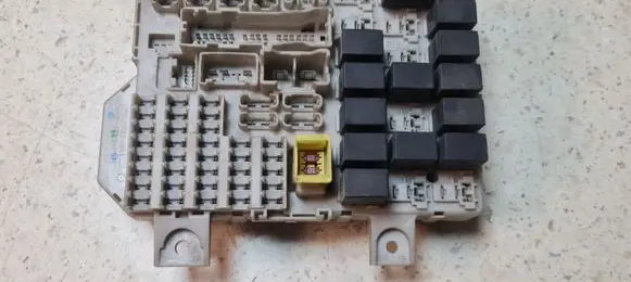 Mitsubishi Colt Fuse module MN108319 1791OA1 05034F30