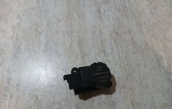 Mercedes-Benz CLK A209 C209 Air flap motor/actuator A2038201642