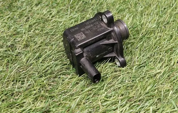 Ford Fusion II Turbo solenoid valve CJ5G9U465BA 70461501