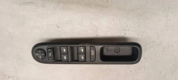 Peugeot 5008 Electric window control switch 96650620ZD F835454 30170358