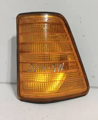 Mercedes-Benz 208 308 Front bumper turn signal E132757