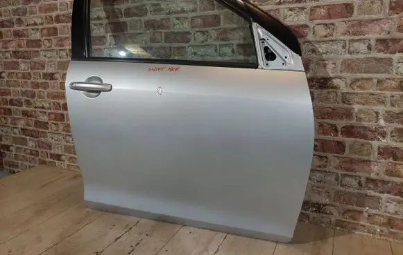 Suzuki Swift II Front door