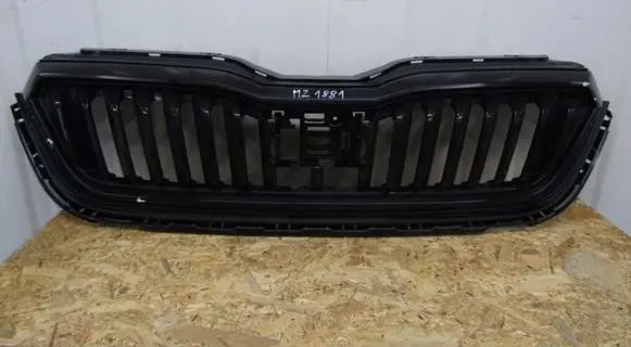 Skoda Scala Front bumper upper radiator grill 657853653A