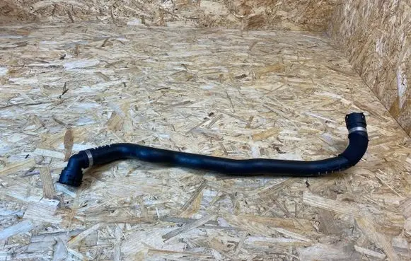 Volvo XC60 Engine coolant pipe/hose 32249491