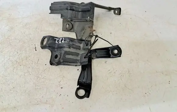 Radiator mount bracket