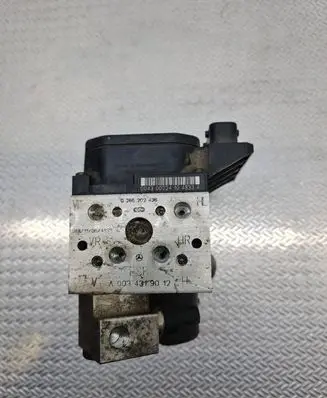 Mercedes-Benz E W210 ABS Pump A0034319012 0265202436