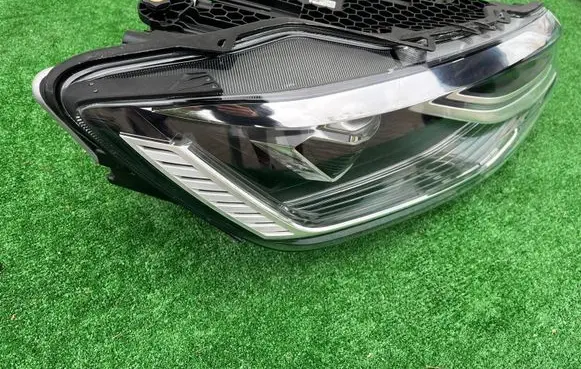 Volkswagen Caddy Headlight/headlamp 2K8941774K