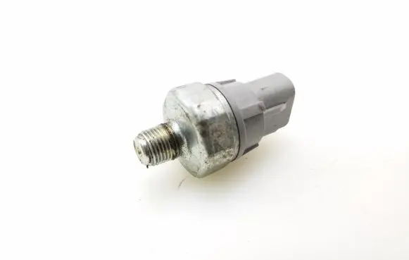 Lexus RX 330 - 350 - 400H Sensor 8353028020