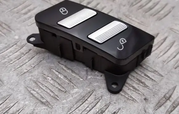Mercedes-Benz S W221 Central locking switch button A2218213051
