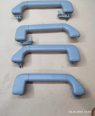 Volkswagen Touareg I A set of handles for the ceiling 