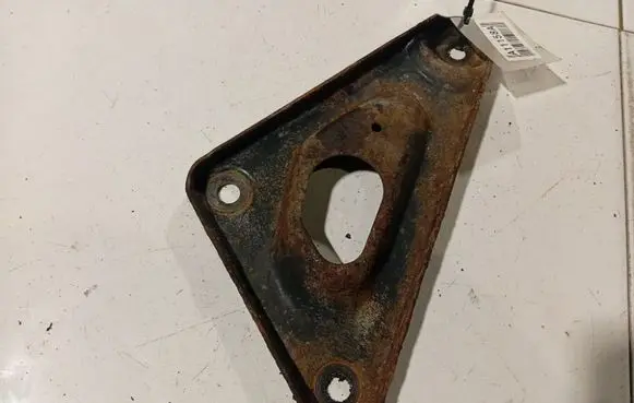 Opel Astra H Engine mounting bracket 