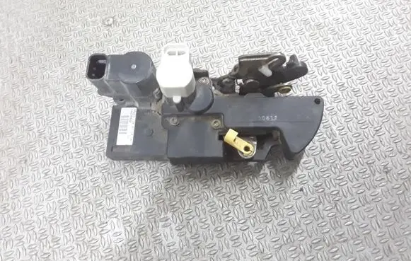 Opel Frontera B Rear door lock 16639860