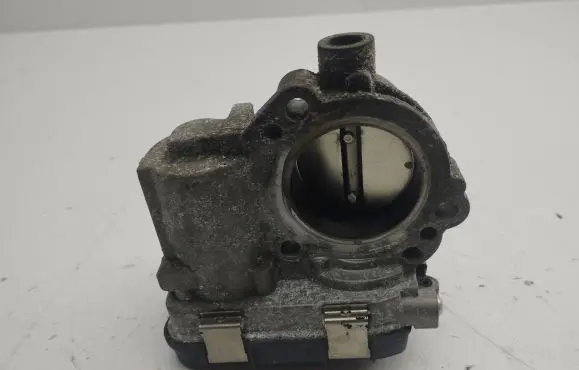Volkswagen T-Roc Throttle valve 04C133062C