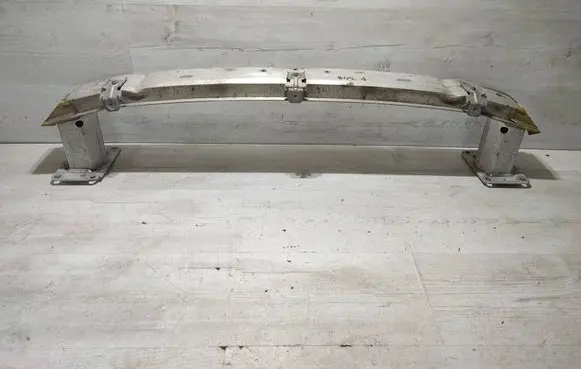 Peugeot 308 Front bumper support beam 
