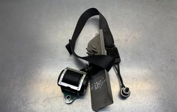 Opel Corsa D Front seatbelt 610203400A 070912 13240226