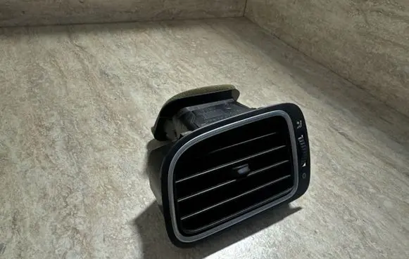 Volkswagen Polo V 6R Dashboard side air vent grill/cover trim 6R0819703