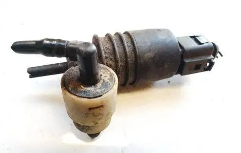 Volkswagen PASSAT B5 Windscreen/windshield washer pump 1j0973722