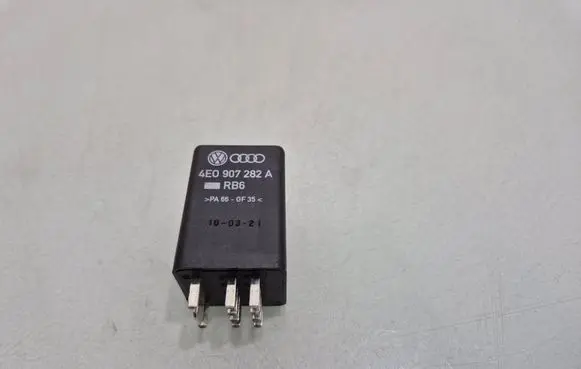 Glow plug pre-heat relay