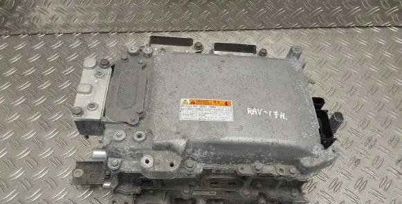 Toyota RAV 4 (XA40) Voltage converter inverter G920042010