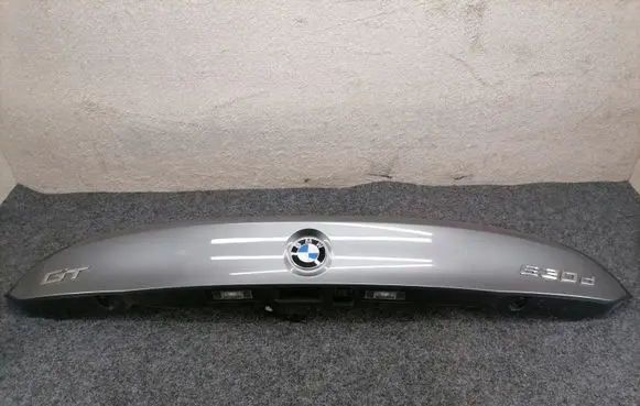 BMW 6 G32 Gran Turismo Trunk door license plate light bar 7467380