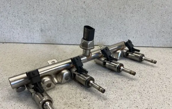 BMW 1 F20 F21 Fuel injectors set 7591623 7537319