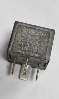 Volkswagen Polo III 6N 6N2 6NF Other relay 141951253B 20240072