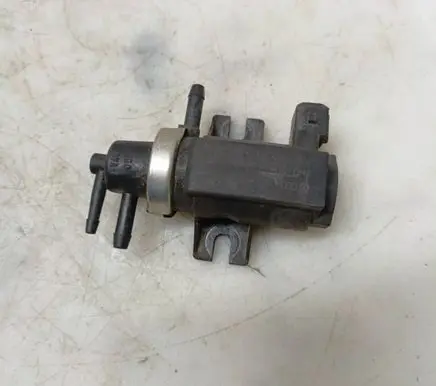 Audi A4 S4 B5 8D Turbo solenoid valve 1H0906627 00T097 72190320