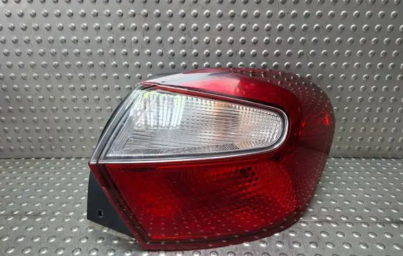 Hyundai i10 Rear/tail lights S27725841 92402K7000