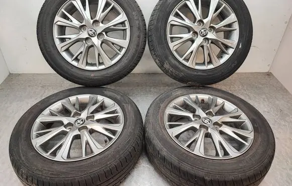 Toyota Yaris R15 alloy rim 426110DG70