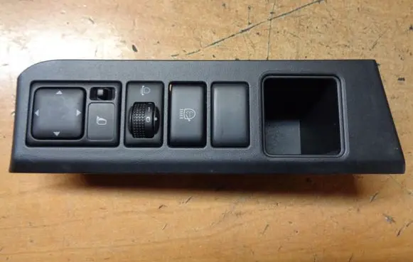 Nissan Note (E11) Other switches/knobs/shifts 684859U100