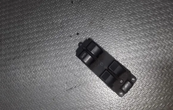 Mazda 2 Electric window control switch 05074535