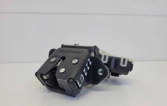 Mazda 3 III Tailgate/trunk/boot lock/catch/latch C6728