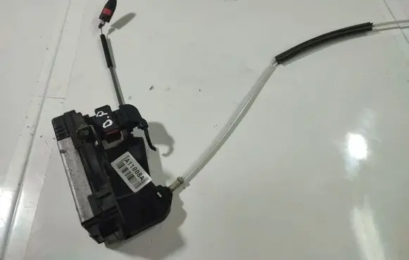 Opel Zafira A Front door lock 24414117