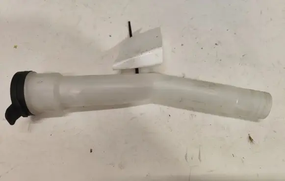 Opel Zafira C Window washer liquid tank fill tube 13358407