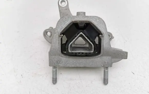 Citroen C4 III e-C4 Engine mount bracket