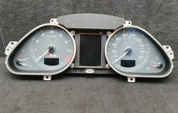 Audi A6 S6 C6 4F Speedometer (instrument cluster) 4F0920980P 4F0910930C