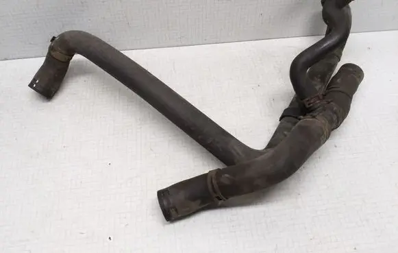 Volkswagen Touran I Engine coolant pipe/hose 1K0121049H